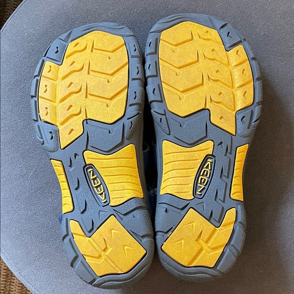 Keen Newport H2 Mens 7 Waterproof Sandals Hiking Outdoors - Picture 8 of 10